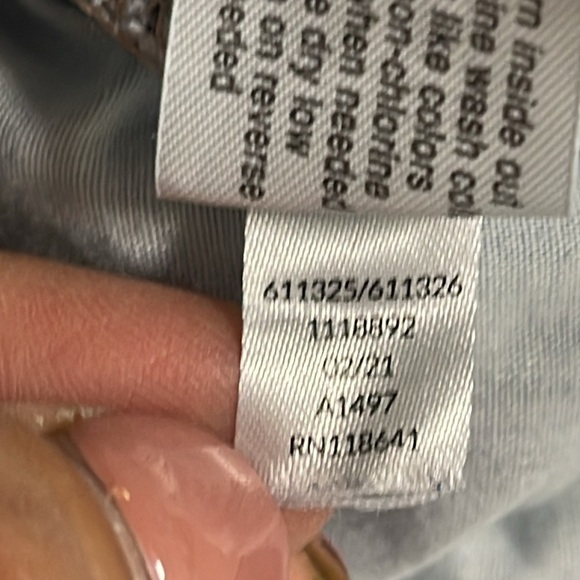 Lane Bryant Women’s Denim Distressed Cutoff Shorts Size 20 Raw Hem Plus Size - Picture 8 of 10